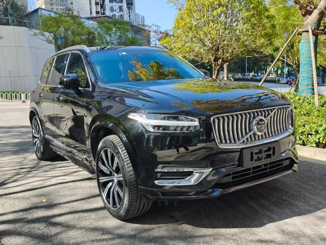 Volvo XC90 — Фото автомобиля 3