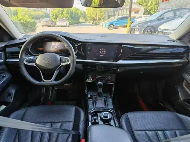 Volkswagen Passat — Фото автомобиля 6
