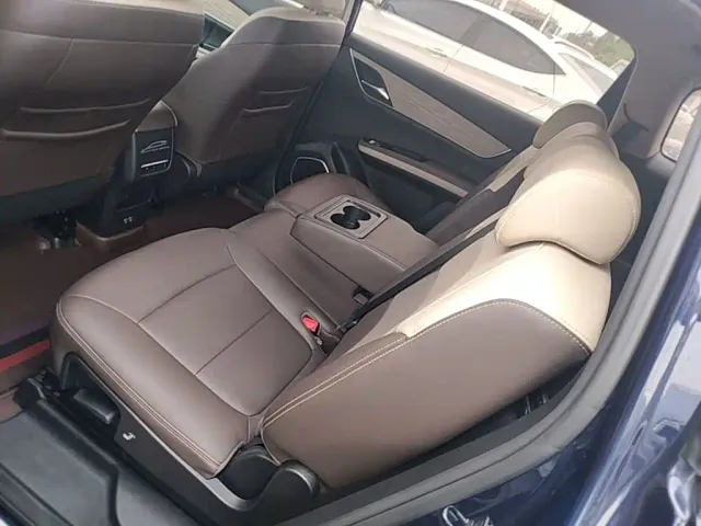 BYD Song MAX — Фото автомобиля 16