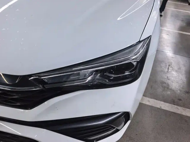 Roewe i5 — Фото автомобиля 5