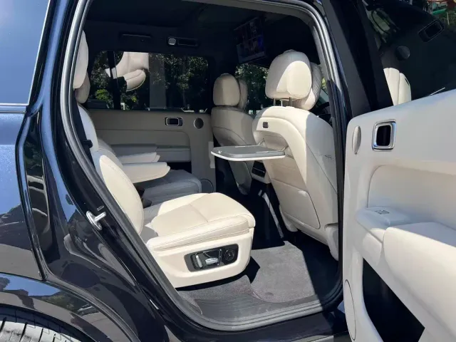 Li Auto L9 — Фото автомобиля 11
