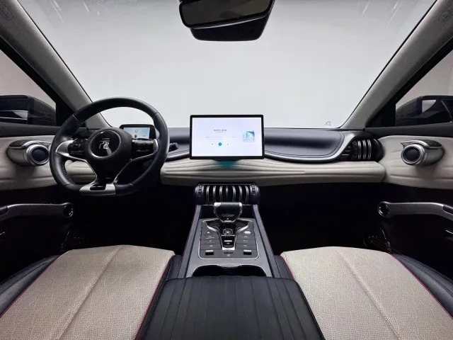 BYD Yuan PLUS — Фото автомобиля 8