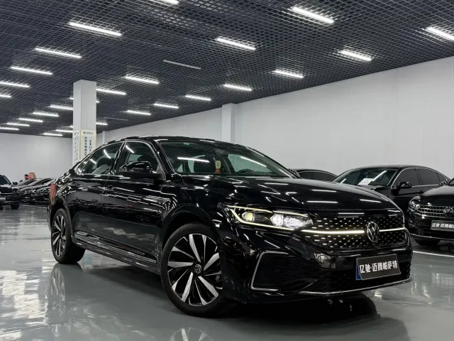 Volkswagen Passat — Фото автомобиля 3