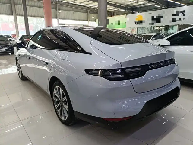 Leapmotor C01 — Фото автомобиля 4