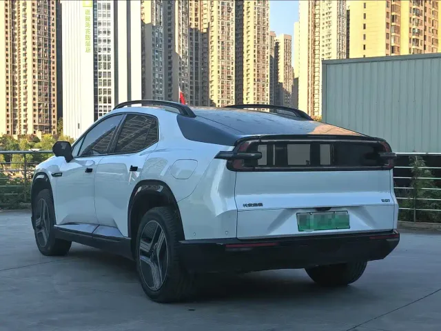 Changan Qiyuan E07 — Фото автомобиля 7