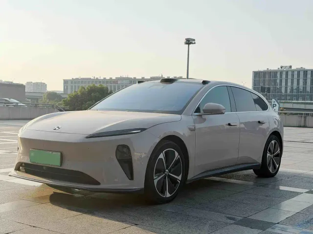 Фотография автомобиля — Nio ET5 Touring