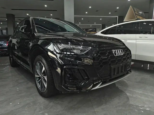 Audi Q5L — Фото автомобиля 3