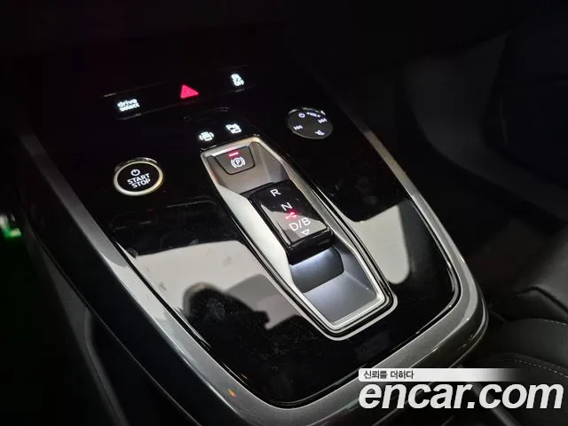 Audi Q4 e-tron F4 — Фото автомобиля 10
