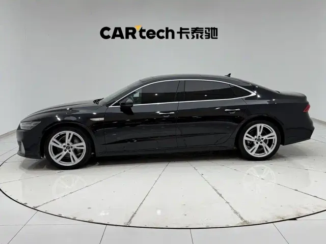 Audi A7L — Фото автомобиля 8