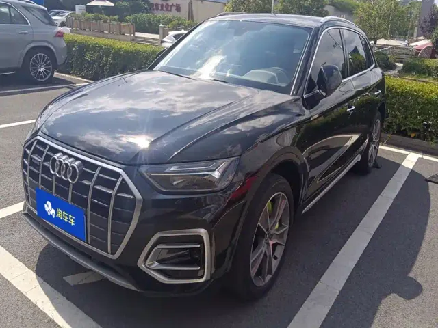 Фотография автомобиля — Audi Q5L