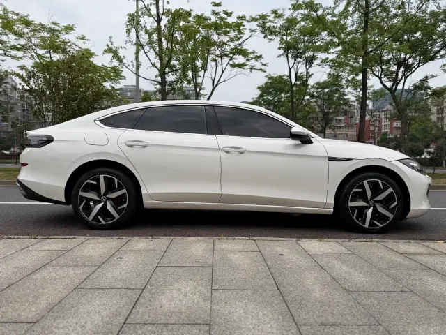 Volkswagen Lamando — Фото автомобиля 8