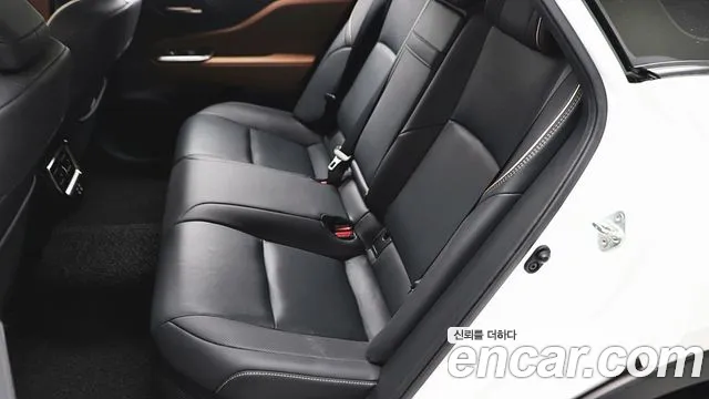 Toyota Crown — Фото автомобиля 15
