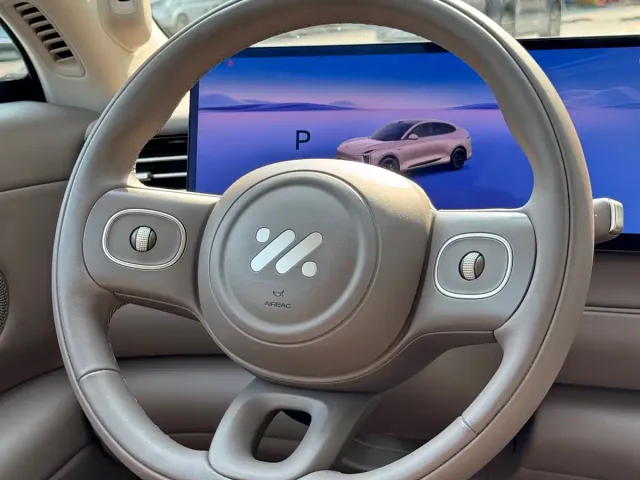 IM Motors LS6 — Фото автомобиля 16