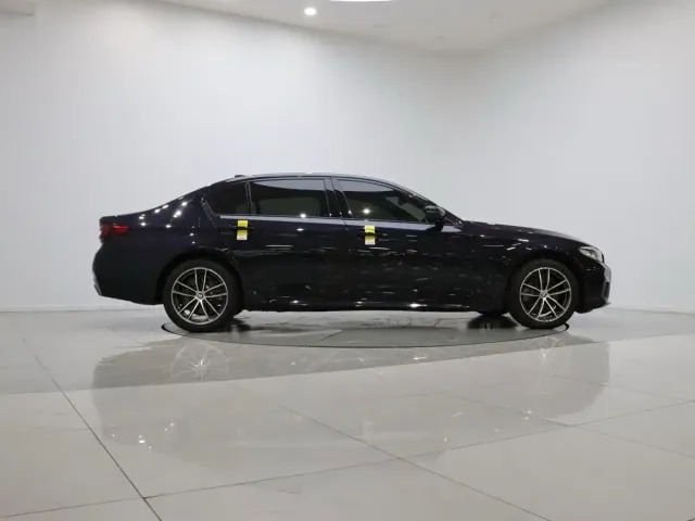 BMW 5 Series — Фото автомобиля 8