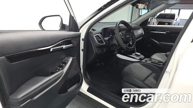 Kia Seltos New — Фото автомобиля 10
