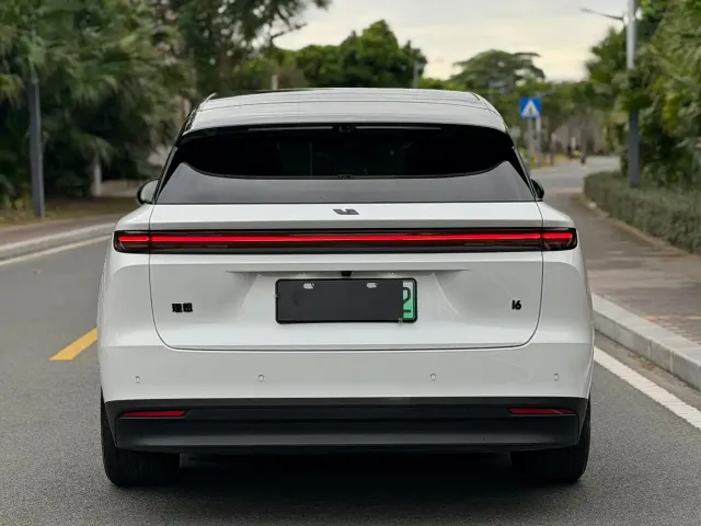 Li Auto i6 — Фото автомобиля 15