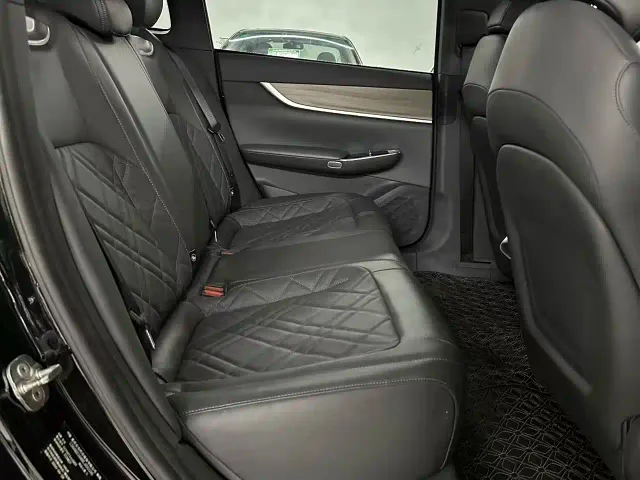Changan Qiyuan A07 — Фото автомобиля 19