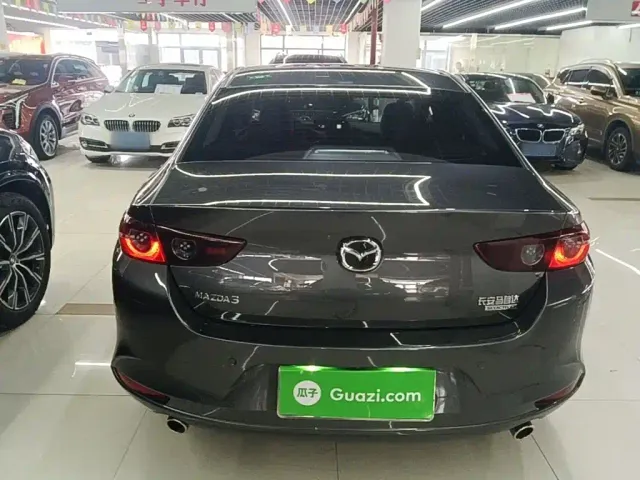 Mazda Axela — Фото автомобиля 5