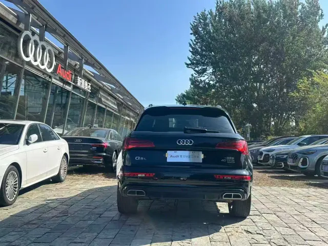 Audi Q5L — Фото автомобиля 9