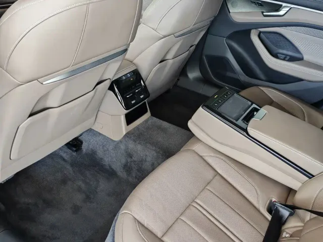 Audi A6L — Фото автомобиля 7