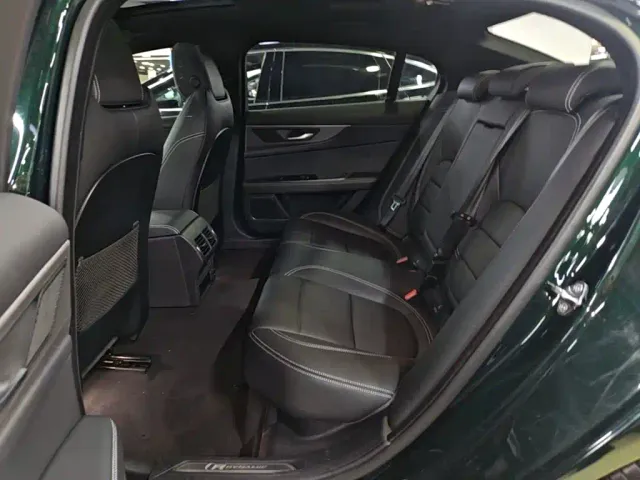 Jaguar XEL — Фото автомобиля 16