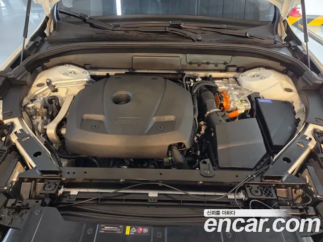 Volvo XC60 Generation 2 — Фото автомобиля 6