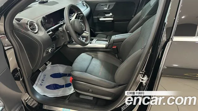 Mercedes-Benz EQA — Фото автомобиля 10