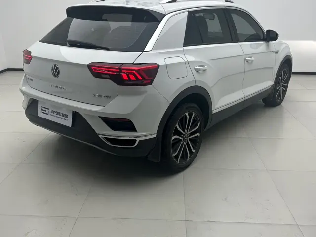 Volkswagen T-Roc — Фото автомобиля 4