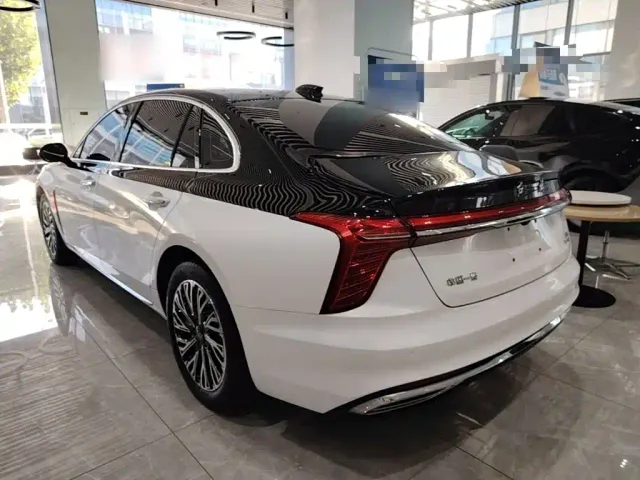Hongqi H5 — Фото автомобиля 4