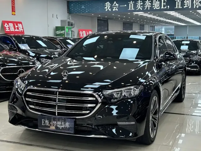 Mercedes-Benz E-Class — Фото автомобиля 3