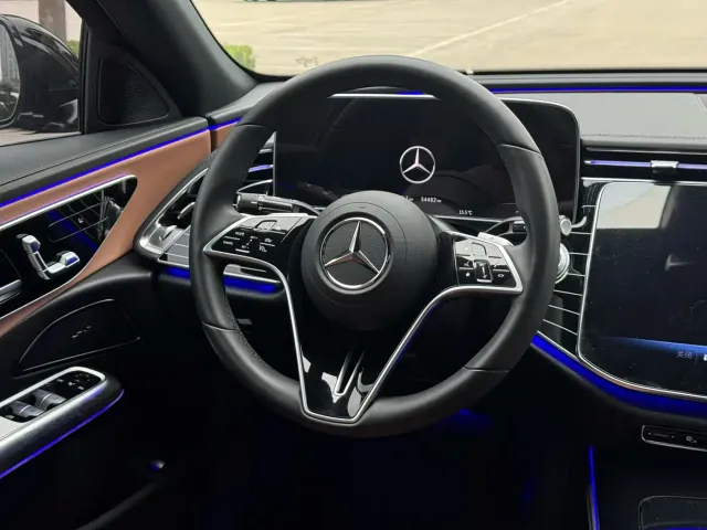Mercedes-Benz E-Class — Фото автомобиля 9
