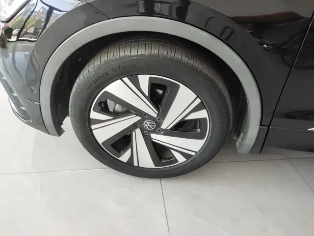 Volkswagen Tiguan L — Фото автомобиля 22