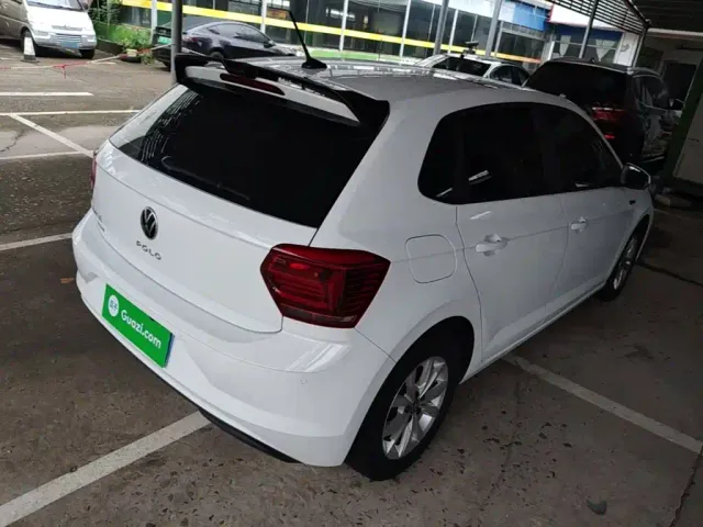 Volkswagen Polo — Фото автомобиля 6
