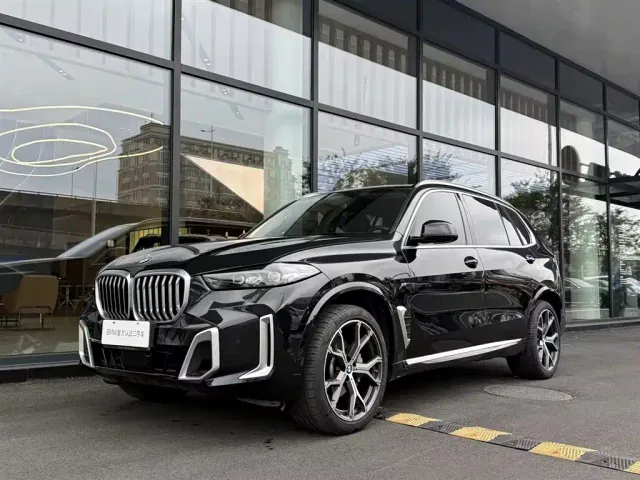 Фотография автомобиля — BMW X5