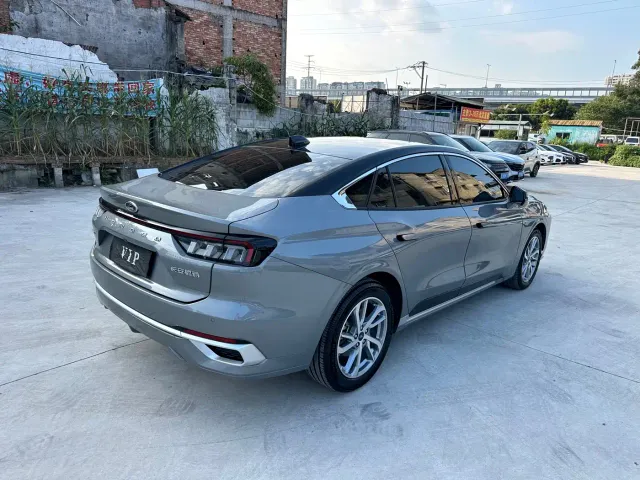 Ford Mondeo — Фото автомобиля 5