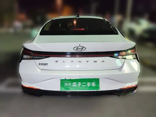 Hyundai Elantra — Фото автомобиля 3