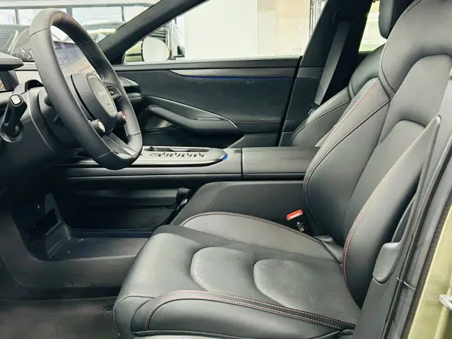 Xiaomi SU7 — Фото автомобиля 7