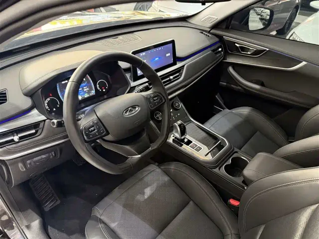 Chery Tiggo 8 — Фото автомобиля 11