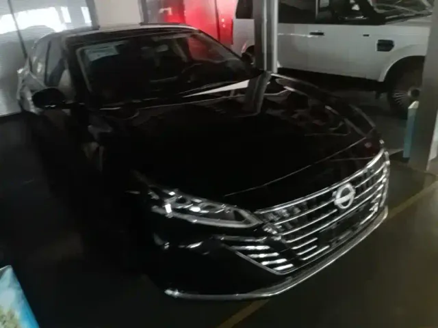 Nissan Teana — Фото автомобиля 3