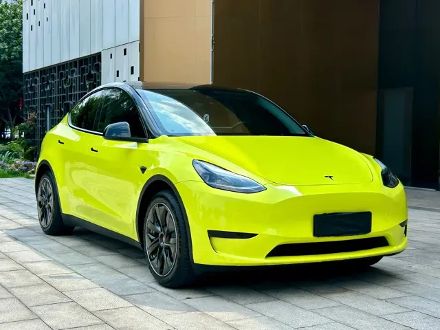 Tesla Model Y — Фото автомобиля 3