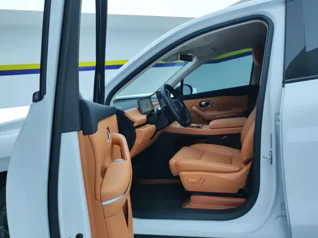 Leapmotor C10 — Фото автомобиля 9