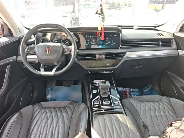 Hongqi HS5 — Фото автомобиля 9