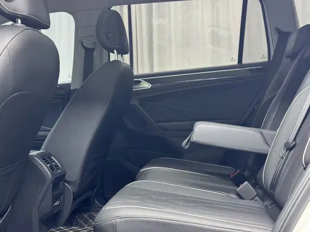 Volkswagen Tiguan L — Фото автомобиля 8