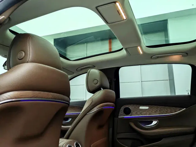 Mercedes-Benz E-Class — Фото автомобиля 8