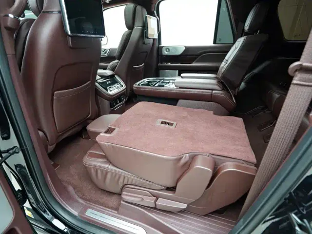 Lincoln Navigator — Фото автомобиля 22