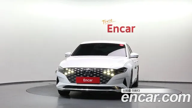 Hyundai Grandeur (New) Hybrid — Фото автомобиля 3