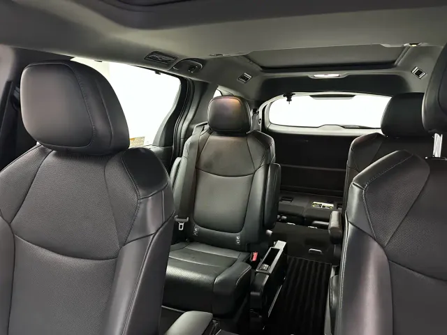 Toyota Granvia — Фото автомобиля 9