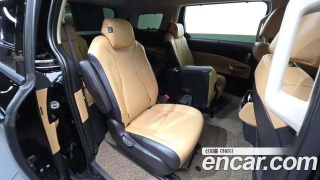 Kia Canival Carnival 4 поколение Дизель 11 мест Noblesse — Фото автомобиля 11