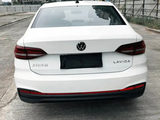 Volkswagen Lavida — Фото автомобиля 4