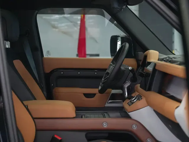 Land Rover Defender — Фото автомобиля 20